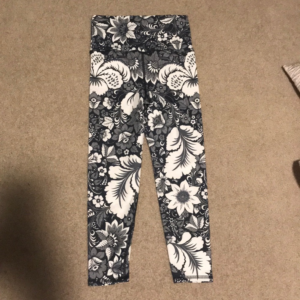 Patterned 3/4 length leggings